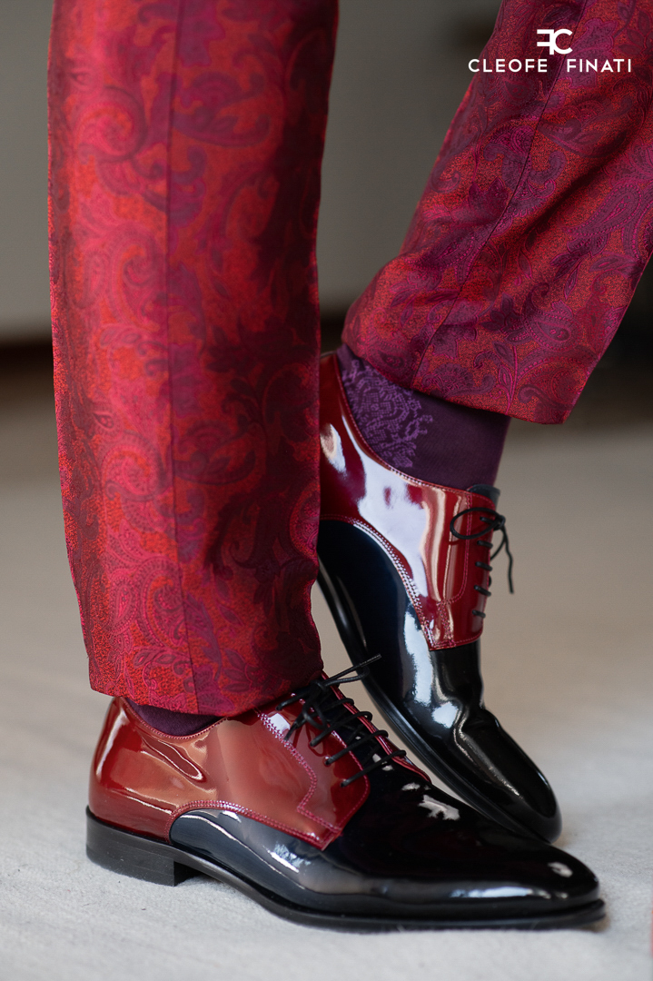 Scarpe da sposo e da uomo bicolore rosso e nero abito Haruki Murakami - immagine 2